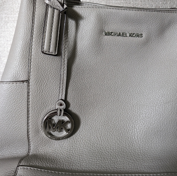 Michael Kors Ashbury Large Grab Leather Bag - Picture 10 of 14